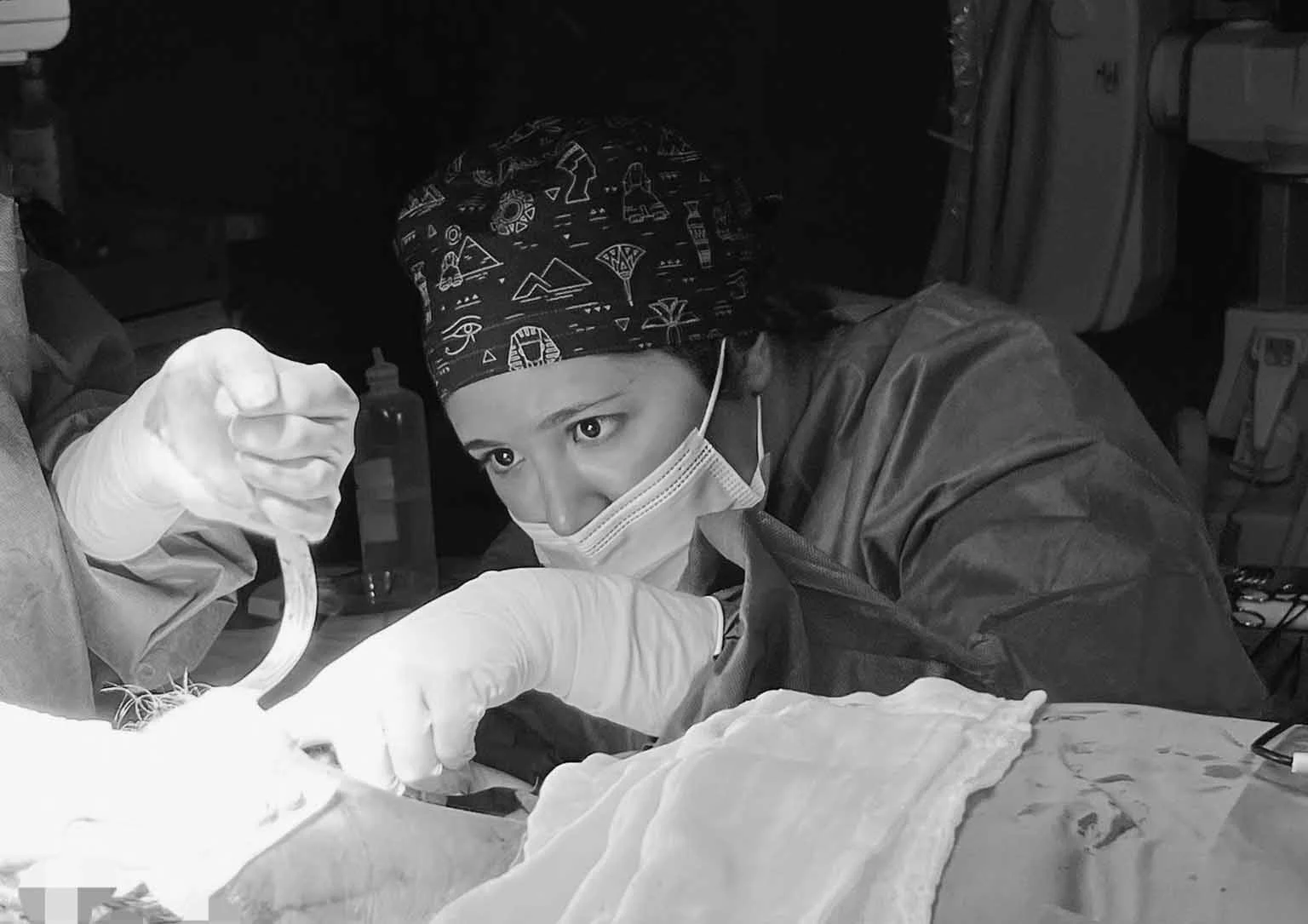 susan-diaz-rinoplastia-ultrasonica-barcelona Dra Susan Diaz realizando rinoplastia ultrasonica en barcelona